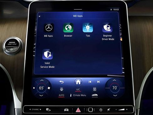 Used 2024 Mercedes-Benz GLC 300 4MATIC image 12