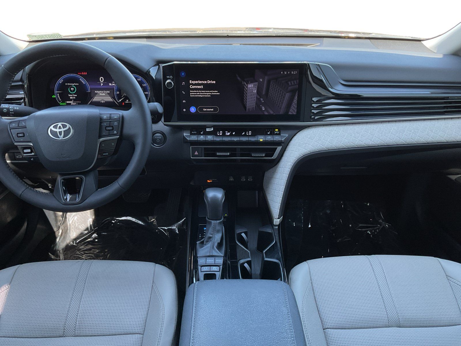 Used 2025 Toyota Camry XLE FWD image 11