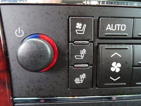 Used 2013 Cadillac Escalade EXT Premium image 25