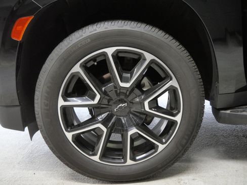 Used 2022 Chevrolet Tahoe RST w/ Sport Performance Package AWD/4WD image 48
