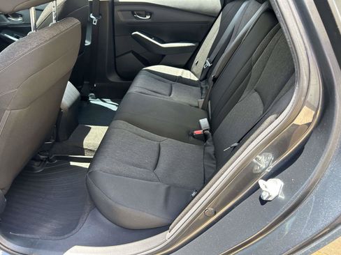 Certified 2023 Honda Accord EX image 9