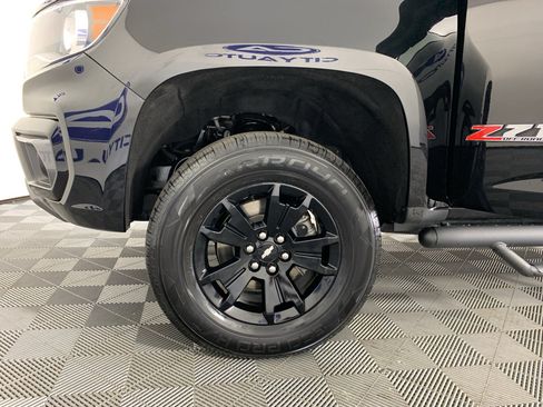Used 2022 Chevrolet Colorado Z71 w/ Z71 Midnight Edition AWD/4WD image 12