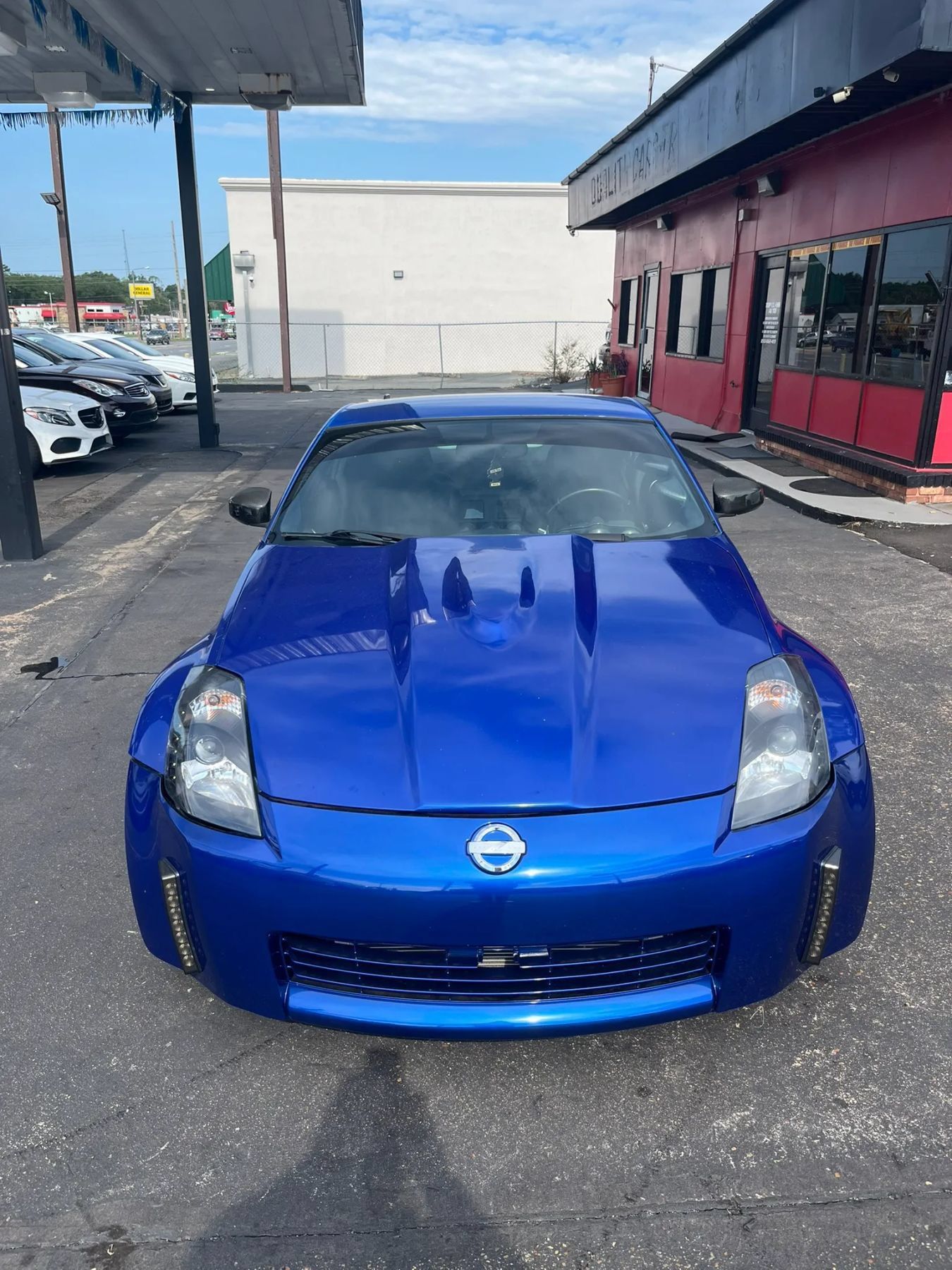 Used 2005 Nissan 350Z Touring RWD image 2