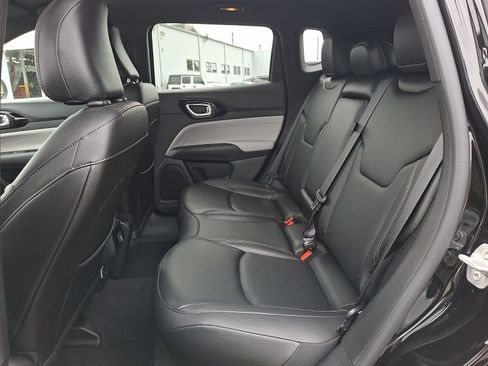 Used 2025 Jeep Compass Limited AWD/4WD image 10