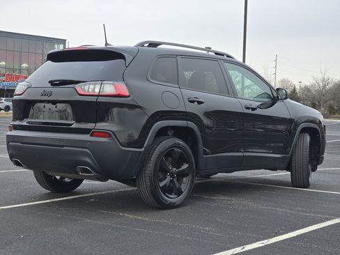 Used 2019 Jeep Cherokee Latitude Plus image 16