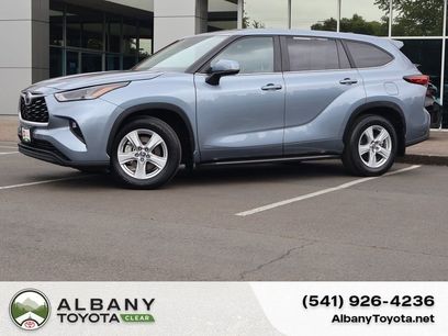 Used 2023 Toyota Highlander LE