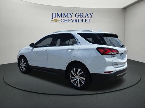 Used 2023 Chevrolet Equinox Premier FWD image 3