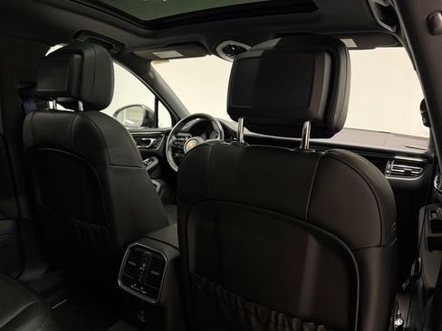 Certified 2026 Porsche Macan AWD/4WD image 28