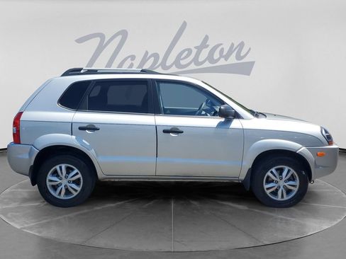 Used 2009 Hyundai Tucson GLS FWD image 8