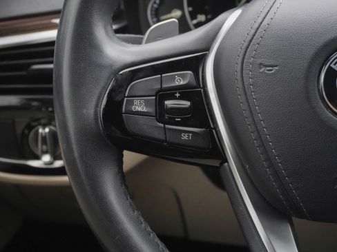 Used 2019 BMW 530i w/ Convenience Package image 18