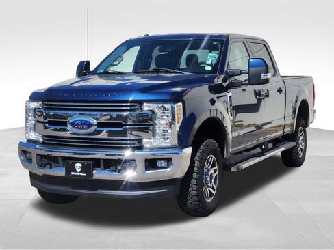 Used 2018 Ford F250 Lariat w/ Lariat Value Package AWD/4WD image 3