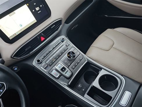 Used 2023 Hyundai Santa Fe Limited image 29