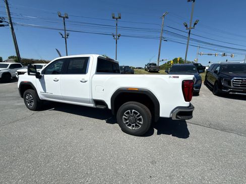 New 2026 GMC Sierra 2500 SLE w/ SLE Value Package; AWD/4WD image 7