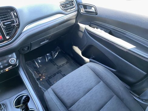 Used 2025 Dodge Durango GT RWD image 19