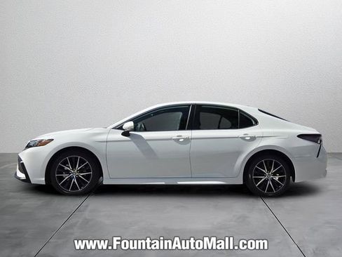 Used 2023 Toyota Camry SE w/ Convenience Package FWD image 2