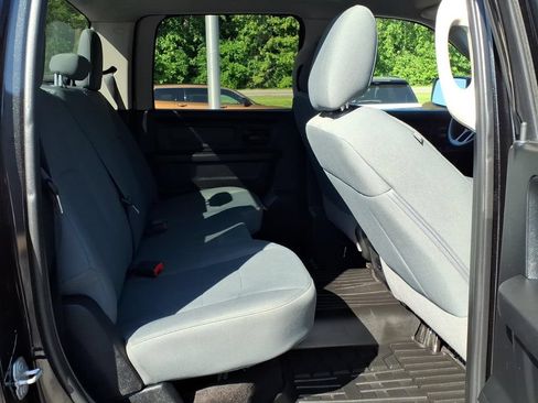 Used 2018 RAM 1500 Express w/ Express Value Package AWD/4WD image 12