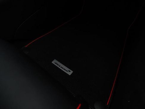 Used 2023 McLaren Artura image 40