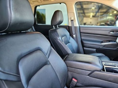 Certified 2024 Nissan Pathfinder SL w/ SL Premium Package image 14