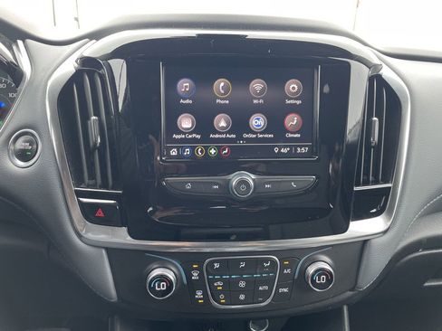Used 2020 Chevrolet Traverse LT image 26