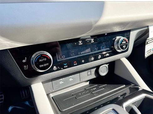 New 2026 Mitsubishi Outlander SEL image 21