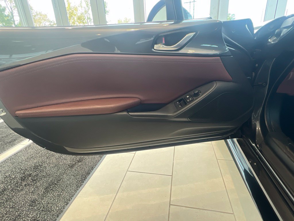 Used 2019 MAZDA MX-5 Miata RF Grand Touring RWD image 8