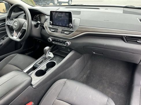 Used 2024 Nissan Altima 2.5 SV image 15