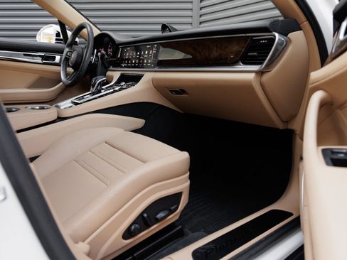 Certified 2023 Porsche Panamera Platinum Edition RWD image 34