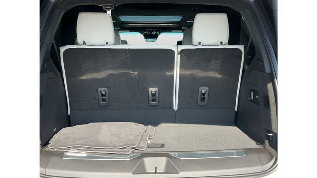 Used 2026 Cadillac Escalade V AWD/4WD image 21