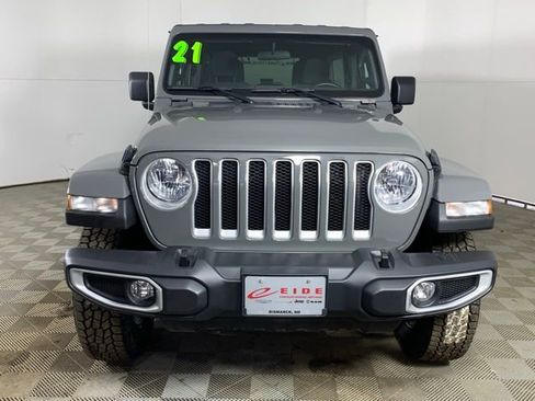 Used 2021 Jeep Wrangler Unlimited Sahara AWD/4WD image 3