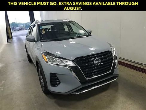 Used 2024 Nissan Kicks SV FWD image 1