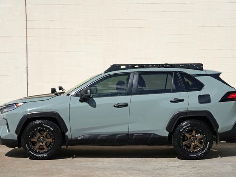 Used 2021 Toyota RAV4 XLE AWD/4WD image 43