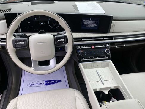 Used 2025 Hyundai Santa Fe Calligraphy image 13