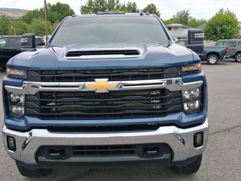 Used 2025 Chevrolet Silverado 2500 LT AWD/4WD image 7