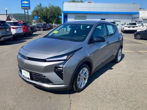 New 2027 Chevrolet Bolt LT w/ Comfort Package FWD image 23