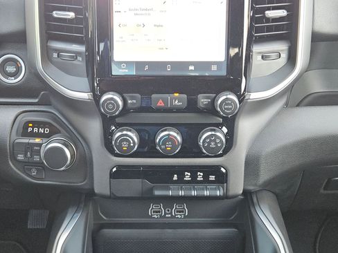New 2026 RAM 1500 Express AWD/4WD image 17