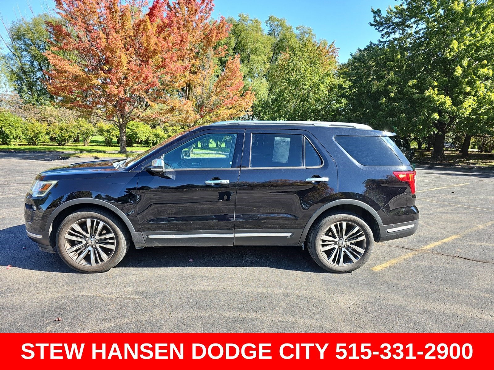 Used 2019 Ford Explorer Platinum AWD/4WD image 1