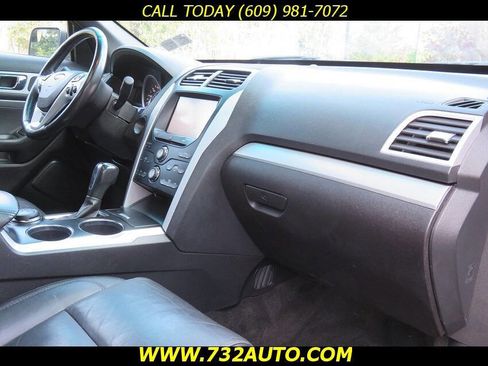 Used 2013 Ford Explorer XLT AWD/4WD image 6