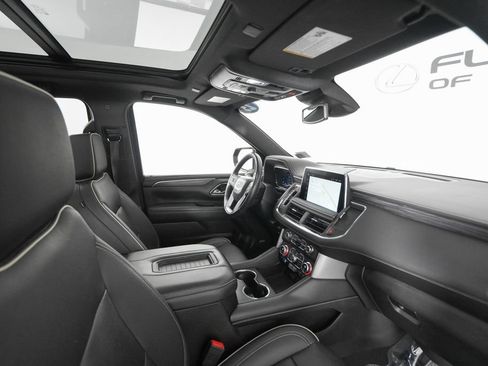 Used 2023 GMC Yukon XL SLT AWD/4WD image 21