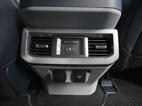 Used 2024 Ford F250 Limited AWD/4WD image 33