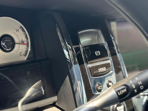 Used 2016 Rolls-Royce Wraith RWD image 28