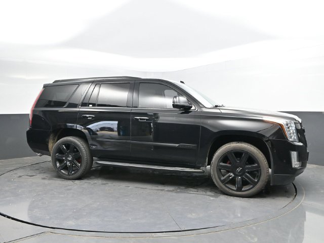 Used 2017 Cadillac Escalade Luxury AWD/4WD image 4