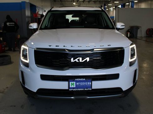 Used 2022 Kia Telluride S image 3
