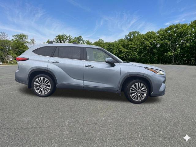 Used 2023 Toyota Highlander Platinum AWD/4WD image 6