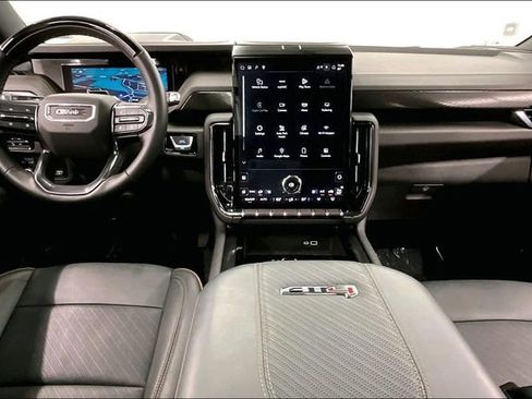 Used 2025 GMC Yukon XL AT4 w/ AT4 Premium Plus Package image 19