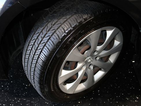 Used 2020 Toyota Corolla LE FWD image 29