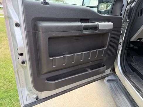 Used 2014 Ford F250 Lariat w/ FX4 Off-Road Package AWD/4WD image 16