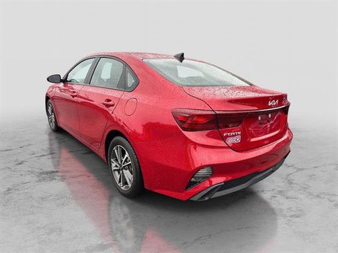 Used 2023 Kia Forte LXS image 3