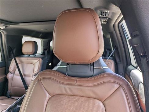 Used 2024 Lincoln Navigator Reserve AWD/4WD image 13