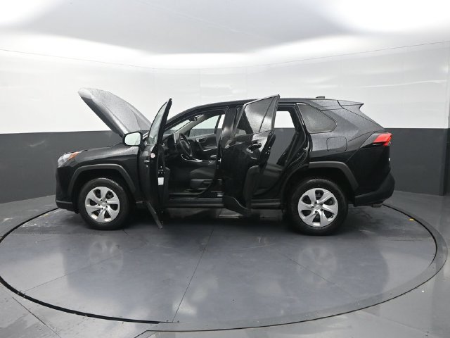 Used 2025 Toyota RAV4 LE AWD/4WD image 42