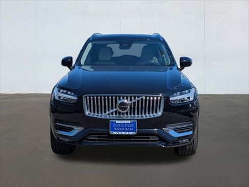 Used 2023 Volvo XC90 B5 Plus w/ Protection Package Premier AWD/4WD image 8